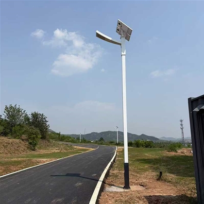 石嘴山路边太阳能路灯安装