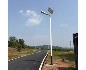 石嘴山路边太阳能路灯安装